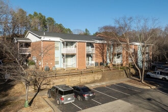 Carver Creek Apartments in Durham, NC - Foto de edificio - Building Photo