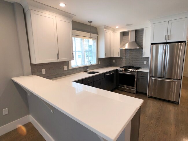 88 Rossmore Rd, Unit 3