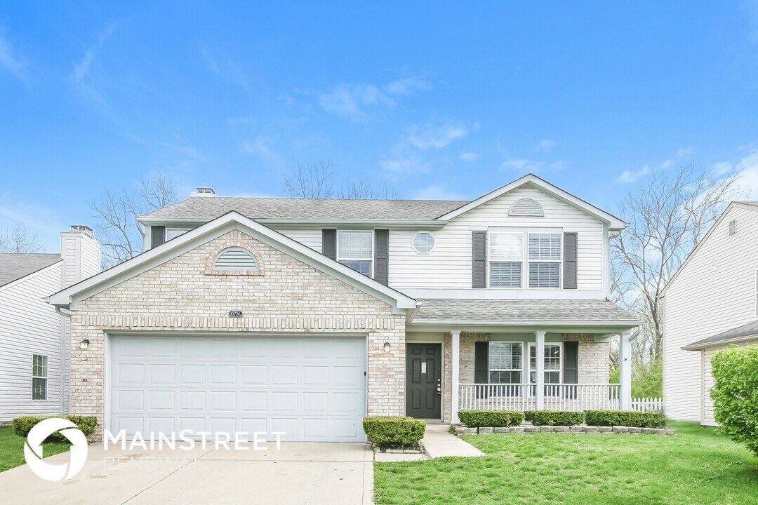 10734 Snowdrop Way in Indianapolis, IN - Building Photo