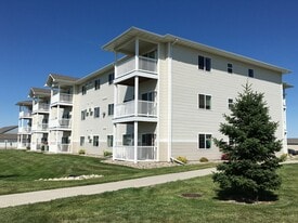 Southwood Apartments in Minot, ND - Building Photo