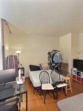 22 Garrison Rd, Unit #3F in Brookline, MA - Building Photo - Building Photo