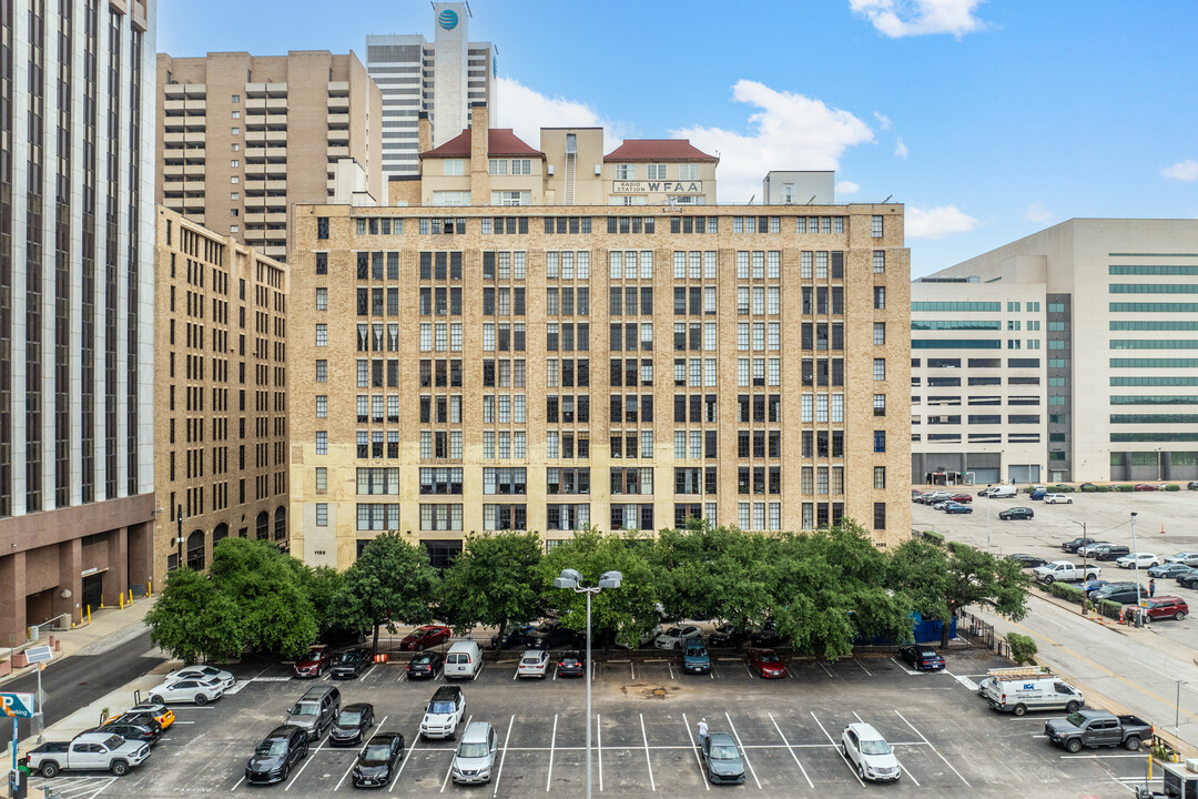 SoCo Urban Lofts in Dallas, TX - Building Photo