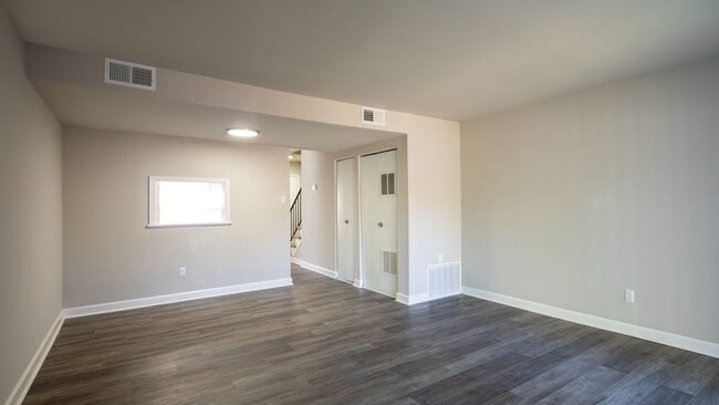 Stratford Hills Apartment and Townhomes in Richmond, VA - Building Photo - Building Photo