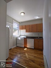 3721 N Pine Grove Ave, Unit #3728-E2 in Chicago, IL - Foto de edificio - Building Photo