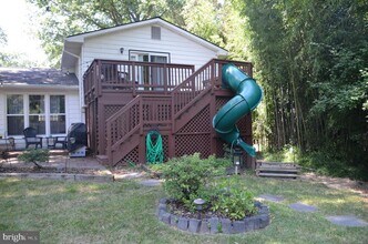 8705 Yardley Dr in Alexandria, VA - Building Photo - Building Photo