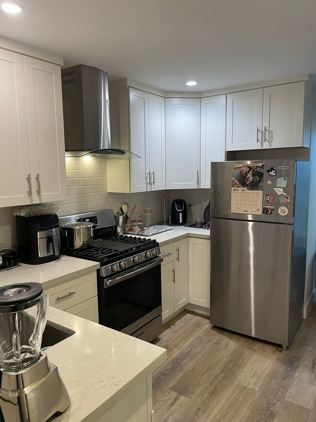 235 Cortland Ave in San Francisco, CA - Building Photo - Building Photo