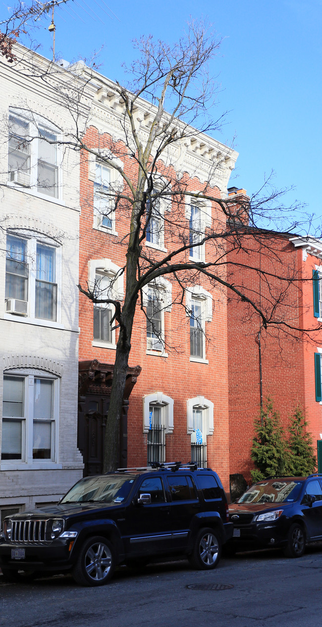 3311 N St NW in Washington, DC - Foto de edificio - Building Photo