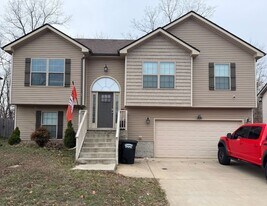 1648 Parkside Dr in Clarksville, TN - Building Photo