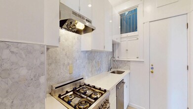 1046 Mason St in San Francisco, CA - Building Photo - Building Photo