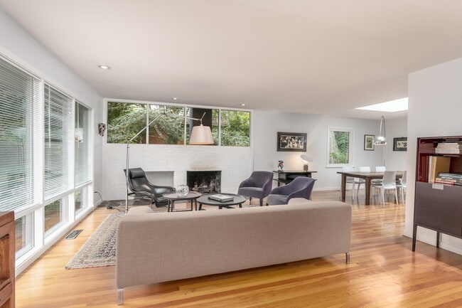 3122 Brooklawn Terrace