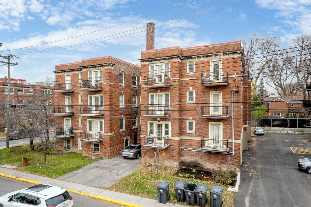 1 Ellerdale St in Hampstead, QC - Building Photo