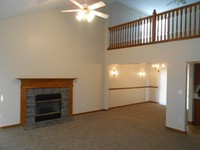 821 Whitehead Dr in Pataskala, OH - Foto de edificio - Building Photo