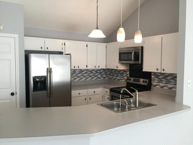 3065 Yorktown Cir in Fort Walton Beach, FL - Building Photo - Building Photo