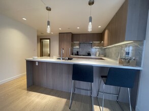 6538 Nelson Ave in Burnaby, BC - Building Photo - Building Photo