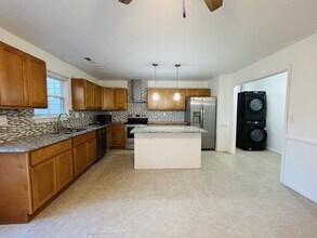 5607 Gates Landing Rd in Virginia Beach, VA - Building Photo - Building Photo