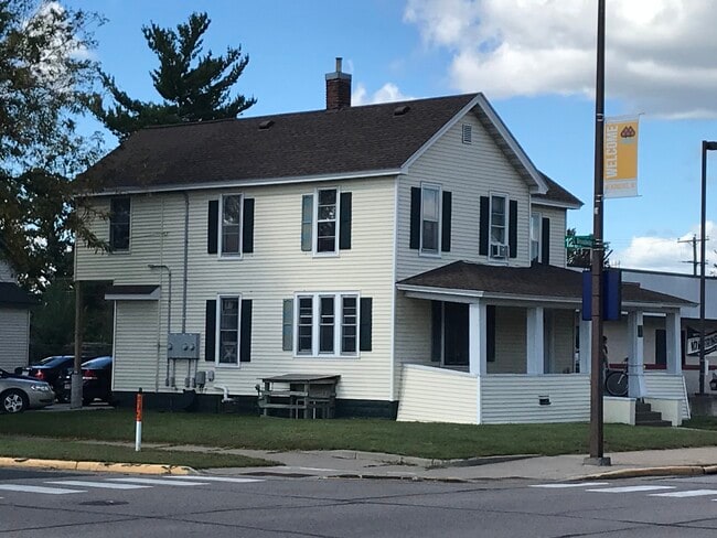 1121 Broadway St S, Unit #2