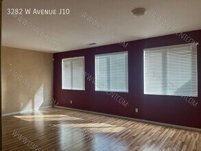 3282 W Ave J 10 in Lancaster, CA - Building Photo - Building Photo