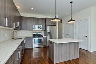 5139 N Broadway in Chicago, IL - Building Photo - Building Photo