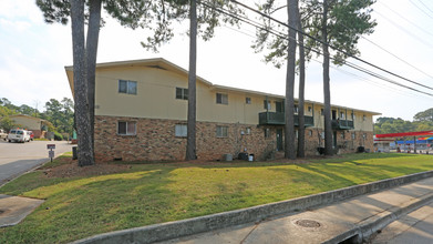 Pinecrest in Huntsville, AL - Building Photo - Building Photo