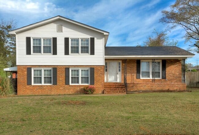 property at 2105 Bonnie Pl