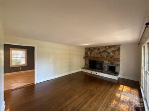 2209 Stonewood Dr in Charlotte, NC - Building Photo - Building Photo