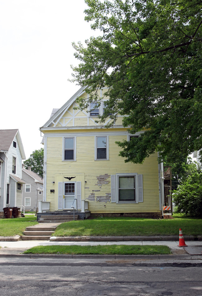 730 N Fountain Ave in Springfield, OH - Foto de edificio - Building Photo