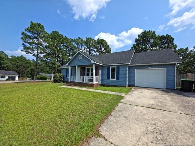 242 Eppingdale Dr in Spring Lake, NC - Building Photo - Building Photo
