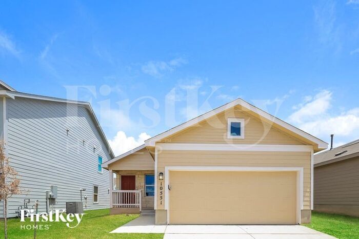 10551 McClintock Dr in Converse, TX - Building Photo