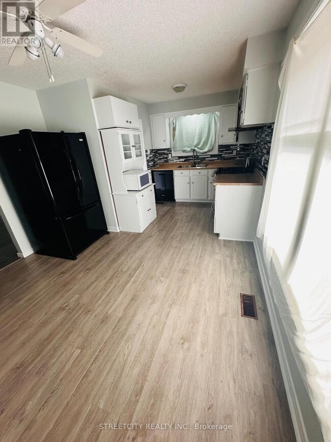 property at 21 Poplar Crescent