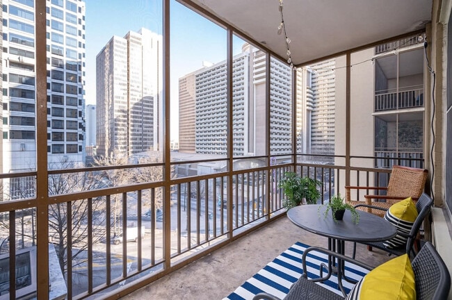 300 Peachtree Rd NE in Atlanta, GA - Building Photo - Building Photo