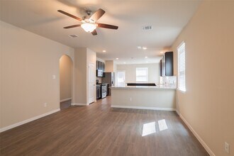 24735 Lorenzo Glaze Trail in Katy, TX - Foto de edificio - Building Photo