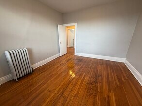 376 Riverway, Unit 10 in Boston, MA - Building Photo - Building Photo