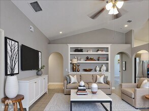 6218 Calamari Pl in Riverview, FL - Foto de edificio - Building Photo