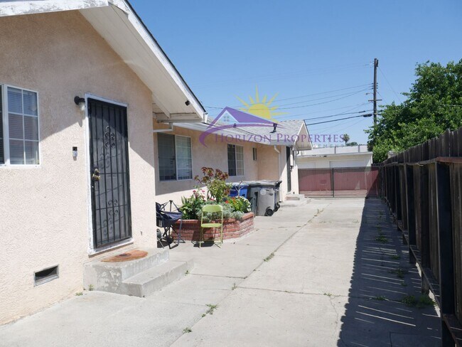 381 Las Palmas Ave in Sacramento, CA - Building Photo - Building Photo