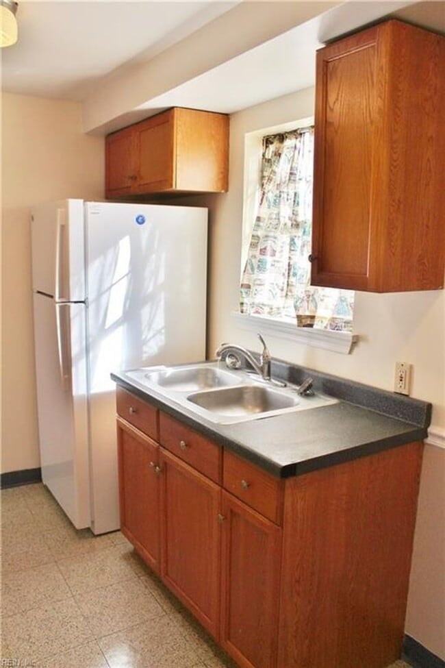 524 Wine St in Hampton, VA - Building Photo - Building Photo
