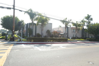 Quintard Manor in Chula Vista, CA - Building Photo - Building Photo