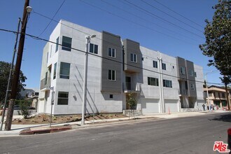 11733 Missouri Ave in Los Angeles, CA - Building Photo - Building Photo