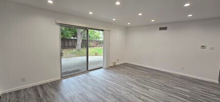 15707 Ludlow St in Granada Hills, CA - Building Photo - Building Photo