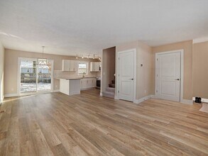 556 Quarterline Rd in Muskegon, MI - Building Photo - Building Photo