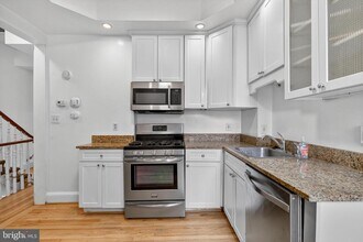 1916 15th St NW in Washington, DC - Building Photo - Building Photo