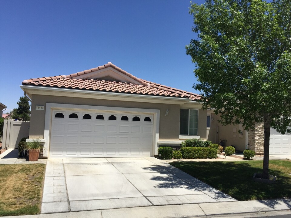 11187 Avonlea Rd in Apple Valley, CA - Building Photo