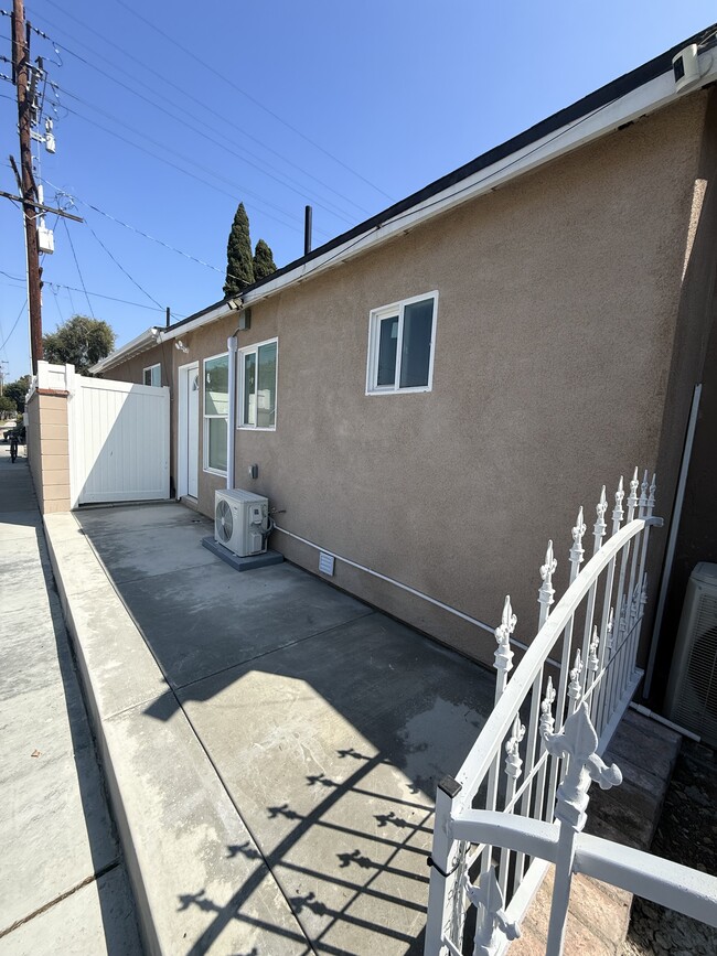 760 N Olive St, Unit C in Anaheim, CA - Building Photo - Building Photo