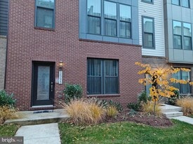 2393 Liberty Lp in Herndon, VA - Building Photo
