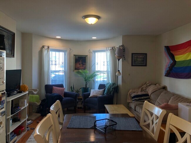 96 Hammond St, Unit 3