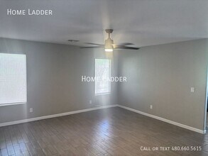 7213 W Hilton Ave in Phoenix, AZ - Building Photo - Building Photo