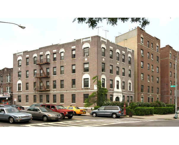 622 Ocean Pkwy in Brooklyn, NY - Foto de edificio