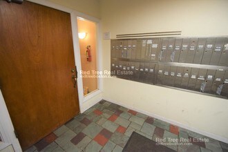 2018 Commonwealth Ave, Unit 4 in Boston, MA - Building Photo - Building Photo