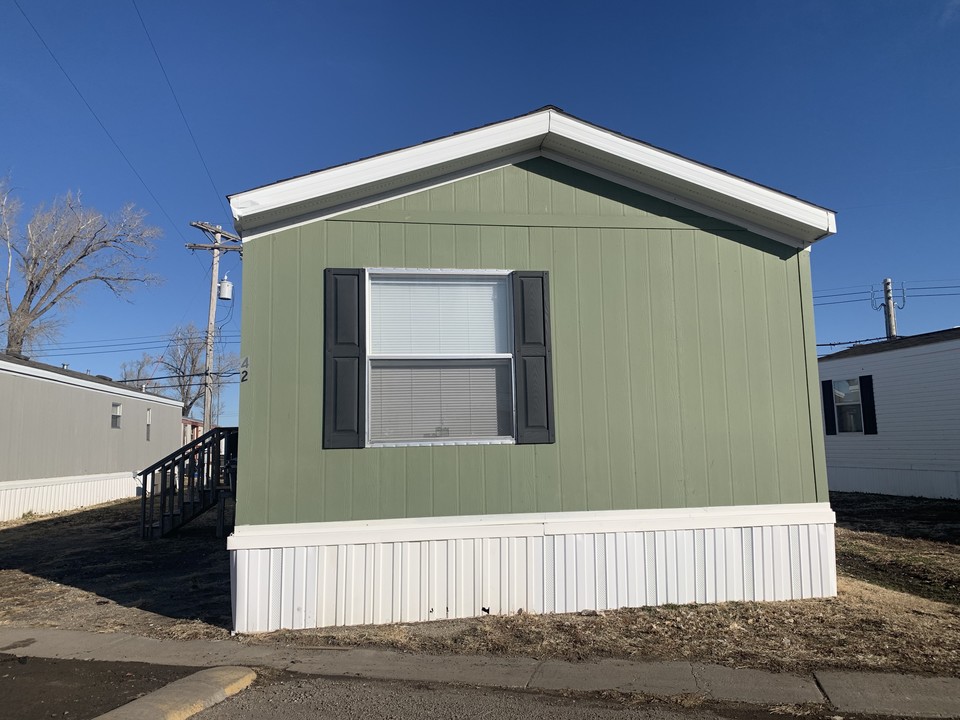 700 E 6th St-Unit -42 in Hays, KS - Building Photo