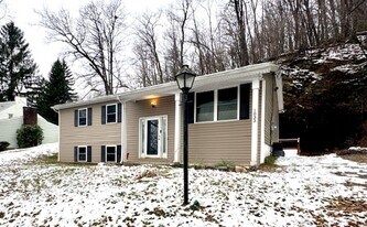 1833 Poco Ln in Williamsport, PA - Building Photo