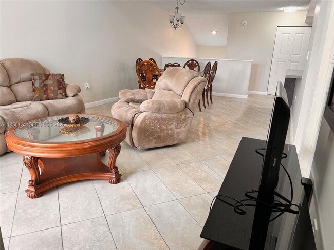 4878 NW 97th Pl in Doral, FL - Building Photo - Building Photo